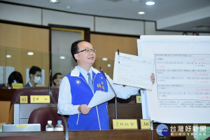 ▲林政賢市議員總質詢提出辦理公投 反瘦肉精美豬符合民意，並希望鄭文燦市長 加入。（圖／市議會提供）