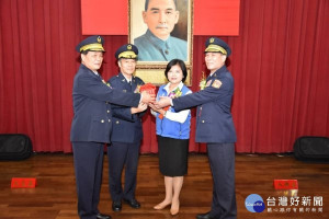 雲林縣警察局卸新任局長交接，由縣長張麗善主持，警政署警政委員鄭明忠監交，新任局長朱宗泰宣誓就職到任，戮力為維護治安、交通等努力。