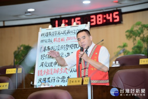 ▲市議員楊進福總質詢要求，對原住民的各項服務增加宣導時間。（圖／市議會提供）
