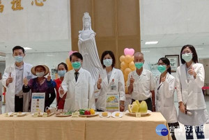 中秋佳節少不了「月餅、烤肉、柚子」等美食，北港媽祖醫院呼籲慢性病患者享受美食兼顧健康小秘訣，慎選「低油、低鹽、低糖、高纖」飲食較健康。