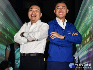 新北市長侯友宜2日受邀參觀「2020台灣設計展Check in 新竹─人來風」，新竹市長林智堅陪同介紹導覽