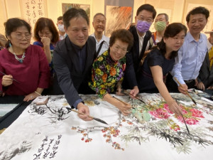 副市長吳明機及中華文耀經貿交流協會理事長呂玉環出席見證「中華文耀‧鼠兆年豐‧庚子之美－國際藝術聯展」