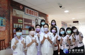麻豆新樓護理之家同仁們完工合影。