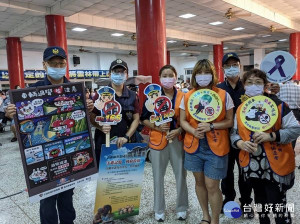 雲林上場縣政說明會於口湖下崙福安宮香客大樓登場，北港警方除維護現場交通秩序，並加強警政、交通安全及犯罪預防等宣導。