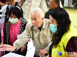 板橋榮家日前舉辦每半年結合社會資源共同辦理的闖關比賽