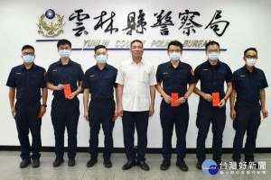 警察局長朱宗泰表揚協助攔阻詐騙之金融機構行員，並頒發感謝狀及禮券予有功人員，強化全民打擊詐欺犯罪之信心。