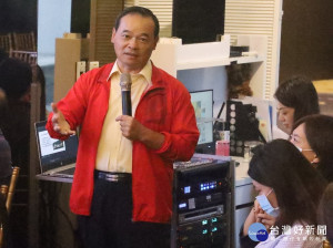 新北市定期辦理淬鍊經典大師講座，29日邀請教育部前次長吳財順擔任講者，分享多年來從事教育工作的經驗與面對危機時的因應心法