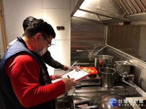 改善餐飲業油煙空污　北市加嚴納管門檻