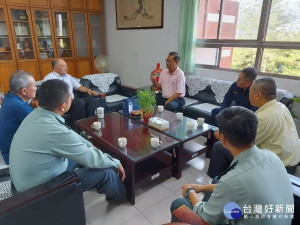 和校方座談，共同維護校園安全機制。

