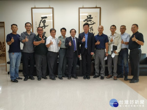 太平分局長訪勤益科大談校園安全。林重鎣攝