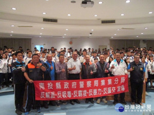 集集警分局水里商工校園安全宣導。

