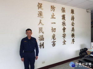 信義分局表揚為民服務績優員警，圖為羅娜派出所副所長全福興。
