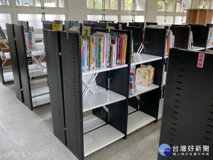 希娜巴嵐國小獲樹德贈送全新收納架。（樹德提供）