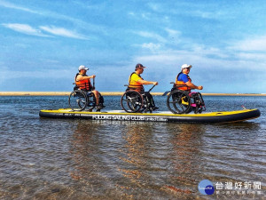 在國外，輪椅立漿活動行之有年，深受身障朋友青睞。（台北市明德扶輪社 提供）