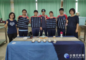 北港農工為強化師生實務技能，讓技職教育與產業接軌，引進業界專家入班進行協同教學。（記者陳昭宗拍攝）