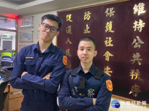 板橋警分局信義派出所警員曾羿頻、廖家毅隨即前往其下車地點亞東醫院捷運站調閱計程車車牌，兩名員警鍥而不捨終於找回遺落的平板電腦 