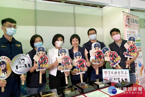 雲林縣警局預防犯罪宣導團結合縣府大型徵才活動，辦理犯罪預防及交通安全宣導，籲請求職民眾小心防詐。
