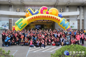 新北市代表隊參加今(109)年全國語文競賽總獲獎數再度蟬聯全國第一，總計獲得89座特優
