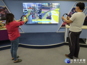 新北市青少年圖書館為歡度2021年新年的到來，將於13日推出「紅白電競對抗賽」