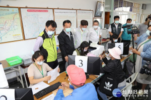 陳吉仲視察停灌補償情形／陳致愷翻攝