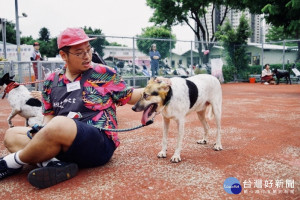 板橋動物之家志工梁鈺杰在金馬群眾共創計畫投件中脫穎而出，並在第57屆金馬國際影展最佳男主角入圍影片中出現身影