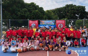 雲林縣警察局少年隊為鼓勵並提倡青少年從事正當休閒活動，特與少年輔導委員會及莿桐鄉籃球委員會共同辦理「青春少年預防犯罪籃球成長訓練營」。
