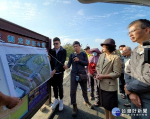 立委蘇治芬邀請五河局長、荒野保護協會專家及前鎮長張勝智等，與鄉親們一同討論北港溪河床到河岸未來的生態環境營造。