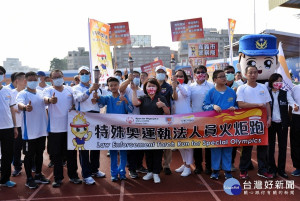 近400人持火炬跑步，用行動支持特奧會／陳致愷翻攝