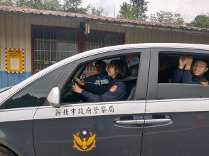 板橋分局為強化員警的安全駕駛及防禦駕駛能力，14日起舉辦駕駛訓練，計有118名員警分6梯次參加駕駛訓練