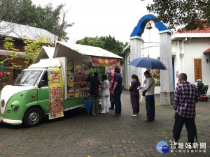 樂生家園今日充滿歡笑，有吸睛胖卡車團，樂生歷史解說團，卡拉O歡唱團及趣味競賽團，醫護同仁及漢生院民一家親