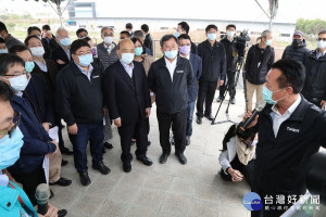 行政院長蘇貞昌率團隊前往嘉義縣馬稠後園區，了解產業發展現況／陳致愷翻攝