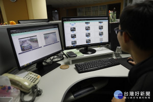 環保局首創營建工地智能化管理示範專區，採用科技輔助方法，在工地出入口裝設PM2.5即時監測儀器及CCTV影像監控，以及噪音監測設備