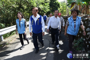 林縣長會勘集集多條農路改善工程。

