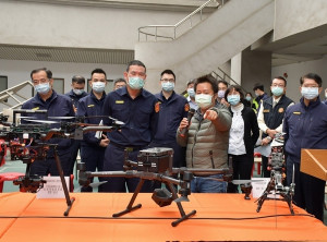 雲林縣警局辦理「遙控無人機應用觀摩展」，運用遙控無人機於警政治安、交通上，守護鄉親生命財產之安全。
