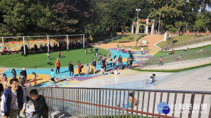 嘉義市親子遊憩新景點，4米高「滑草場+溜滑梯」／陳致愷攝影