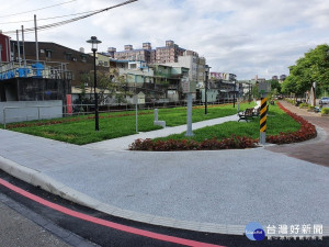 活化都市寸土寸金空間中的零碎土地，提升居住環境品質，希望藉此讓新北能有更好的願景