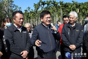 林佳龍說，六都之外他最重視嘉義縣，將全力支持嘉義縣爭取前瞻，提升道路品質／陳致愷翻攝
