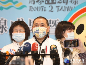 侯友宜會後接受媒體聯訪，針對議員呼籲要成立青年局的看法，以及是否成立體育局 （記者黃村杉攝）