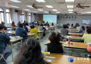 雲林縣警察局為促進勞資合作，提高工作效率，召開擴大勞資會議，並邀請專人解說職災預防與治療等措施，讓勞資關係更和諧。（記者陳昭宗拍攝）