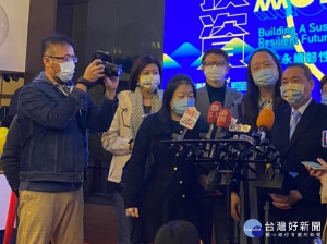 侯友宜15日出席第四屆「亞太社會創新高峰會」起跑記者會，會後接受媒體聯訪（記者黃村杉攝）