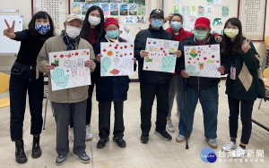 國立臺灣藝術大學藝術與人文教育研究所師生日前於板橋榮家辦理成果發表，分享與長輩的互動及感動