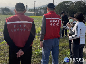 謝政達26日親自前往視察環境植生綠化及特定工廠改善情形，致力翻轉五股垃圾山負面印象 