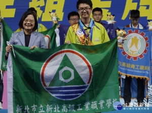 新北市共有12名學生上榜，分別錄取臺科大、北科大、屏科大、雲科大等優質科大，表現十分亮眼