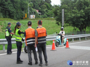 臺北區監理所指今年將針對高齡者及各級學校辦理120場交通安全宣導，並特別著重機車騎士危險感知教育、路口停讓觀念、大型車視野死角及內輪差風險體驗等