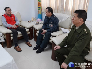 北部地區後備指揮部政戰主任胡錦龍上校及新北市後備指揮官于非凡上校，29日拜會新北市榮服處，林火土處長率幹部歡迎接待