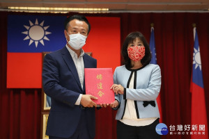 嘉義縣政府衛生局長趙紋華宣誓就職典禮／陳致愷翻攝