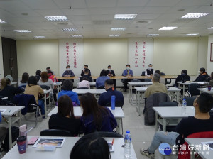 勞工局已邀請新北市保全商業同業公會為合作夥伴，向公會幹部說明改版重點，並於1月下旬合辦講習會