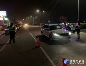 雲林縣警局為維護治安，保障民眾安全，彰顯強力打擊犯罪及「酒駕零容忍」之決心，特與彰化縣警局執行「區域聯防」取締酒駕。
