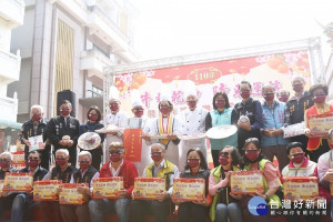 嘉義市九華山地藏庵在農曆春節前，為弱勢邊緣戶與獨居老人募集年菜及祈福物資／陳致愷翻攝