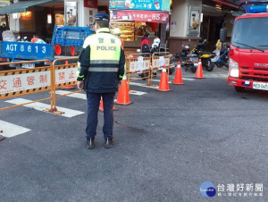 為讓民眾能夠歡度農暦春節假期，加強維護轄內「三重區力行市場」年貨採買週邊交通疏導